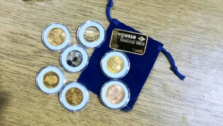 ZAPLENA NA GRANIČNOM PRELAZU VRŠKA ČUKA Zlato i dijamanti sakriveni u torbi (FOTO)