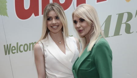 ĆERKA OLIVERE JOVIĆEVIĆ GLAVNA JE TEMA ZBOG FOTOGRAFIJA KOJE KRUŽE INTERNETOM Voditeljka se obratila naslednici ovim rečima! (FOTO)