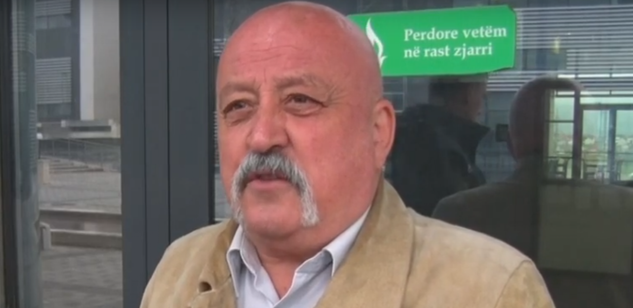SRBINU IZ ZUBINOG POTOKA ODREĐEN PRITVOR! Advokat Vlajić ogorčen sramnom odlukom: Mora da dokazuje svoju nevinost, umesto da sud dokazuje njegovu krivicu!