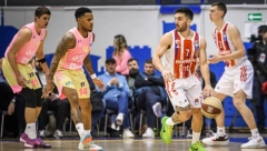 ZVEZDA SE KOCKALA, ALI IPAK SPREČILA SENZACIJU Crveno-beli na krilima Kampaca i Dobrića slavili u Hali sportova
