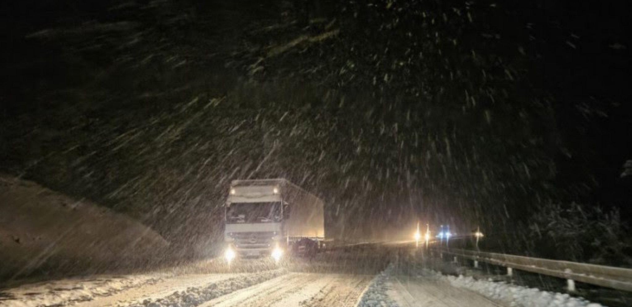 PAO SNEG U KOMŠILUKU Temperatura se drastično spustila, stigle su prve pahulje