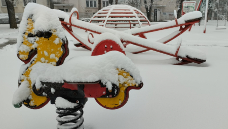PRVE PAHULJE U BEOGRADU Jak olujni vetar, temperatura odlazi u minus!