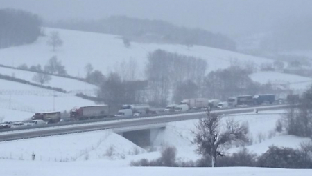 VOZITE PAŽLJIVO Zbog snežnih padavina smanjeno ograničenje brzine kretanja kod ovih tunela