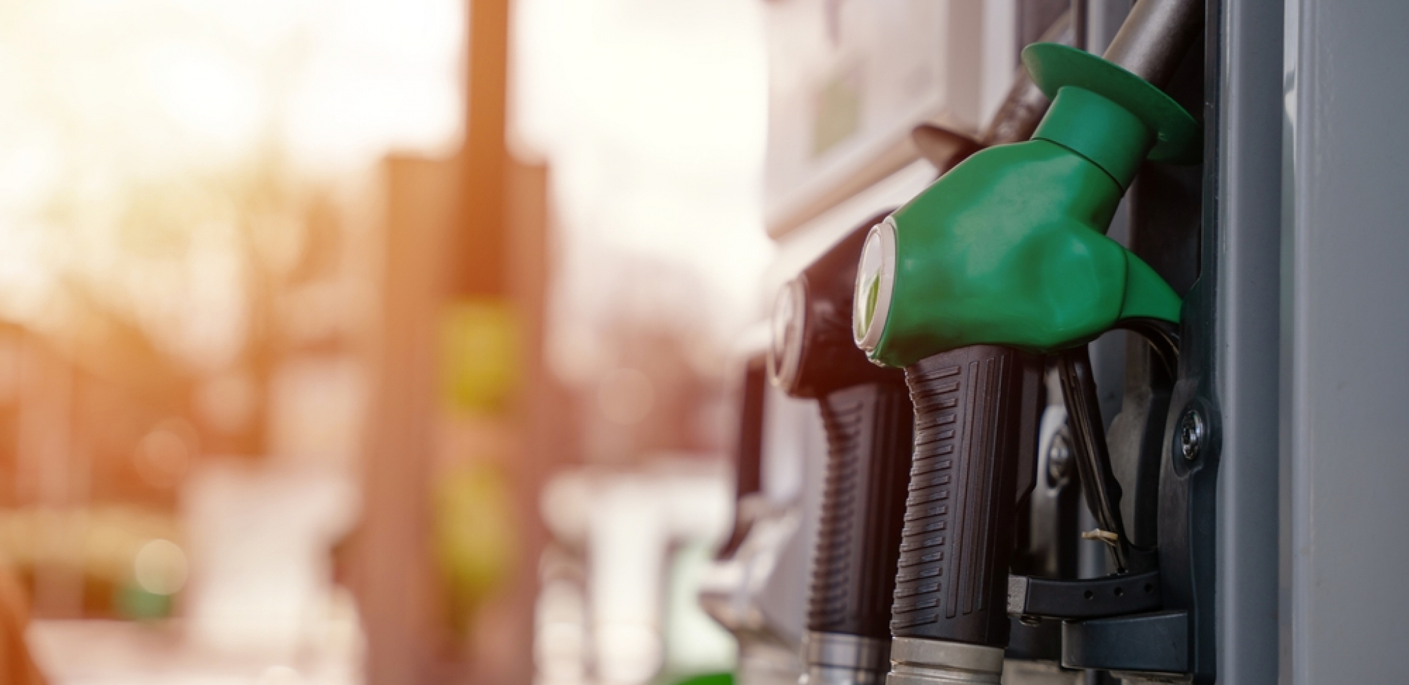 CENA GORIVA U SVETU SVE VEĆA Zemlje smanjuju proizvodnju, a šta to može da nam donese?