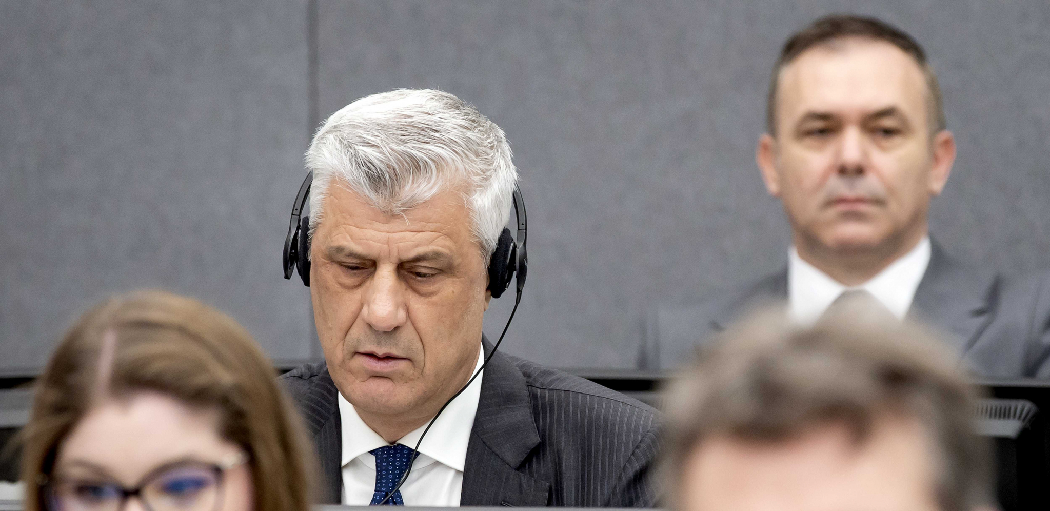 JEZIVA ODBRANA Hašim Tači se pred Haškim sudom poziva uglavnom na pokojnike: Zmija kuka što nema Olbrajtove da ga zaštiti