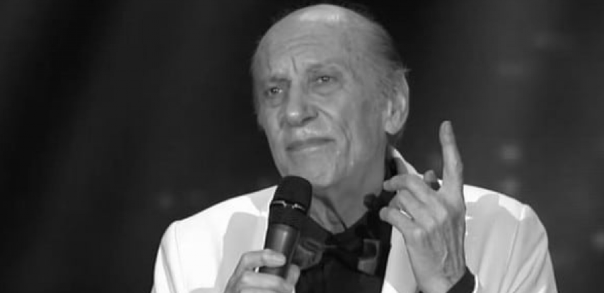 "NAŠE KAFANE SU OSTALE PRAZNE ZAUVEK" Danas je dve godine od smrti Tozovca, a estrada se i dalje ne miri sa gubitkom ovog boema
