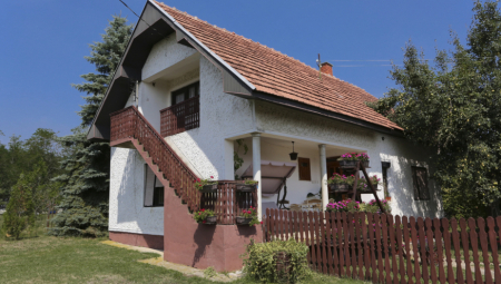 KUĆA SA DVORIŠTEM I VOĆNJAKOM ČAK 6500 EVRA Banke masovno prodaju nekretnine, a popuste koje daju će vas šokirati