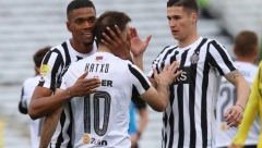 HAOS NA BANOVOM BRDU Sudija morao da prekine meč Čuke i Partizana