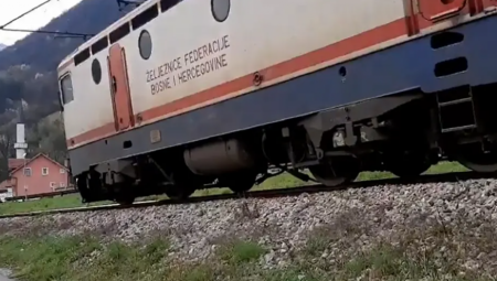 ZAKAZALA RUSKA ŽELEZNICA Poznat uzrok ispadanja voza iz šina