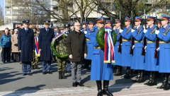 VUČEVIĆ POLOŽIO VENAC NA SPOMENIK PILOTIMA BRANIOCIMA BEOGRADA: Danas Srbija stoji uspravno, ne stideći se svoje istorije, ne stideći se onih koji su bili najhrabriji među nama
