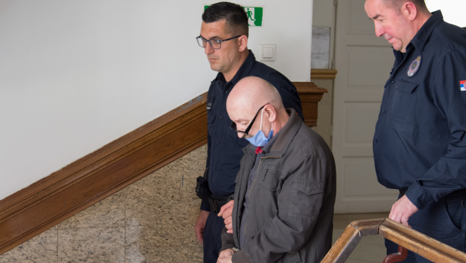 TROSTRUKI UBICA DŽONIĆ SE ŽALI NA DOŽIVOTNU PRESUDU Upucao ih je pa zapalio u jami, tvrdi da nije kriv