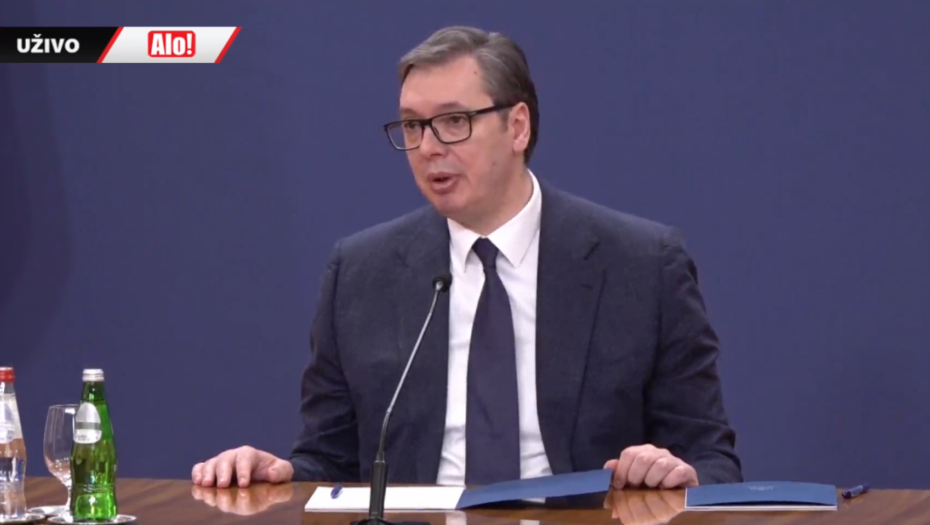 PONOŠ UDARIO NA SPC, PREDSEDNIK GA "NOKAUTIRAO" Vučić: I ranije su bile narodne pare, ali ste se vi od njih obogatili, a za narod ništa!