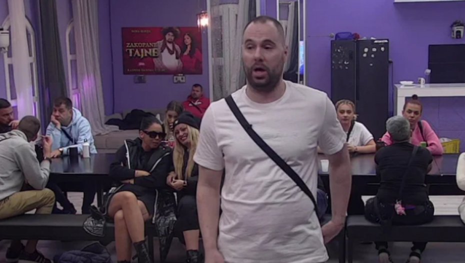 "NIJE POPIO DANAS TERAPIJU, DAJ MU NA SILU!" Jezive scene Zvezdana Slavnića, preti i ucenjuje produkciju, Anđela otkrila njegovu stravičnu tajnu! (VIDEO)