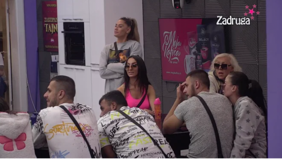 ANA ĆURČIĆ DOBILA ZABRANJENE INFORMACIJE IZ SPOLJNOG SVETA Mislila da kamere ne snimaju, pa šokirala onim što je čula! (VIDEO)
