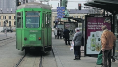 KOLONA LJUDI NA VOŽDOVCU! Beograd pust, a u Vojvode Stepe red! Evo zašto satima strpljivo čekaju! (FOTO)