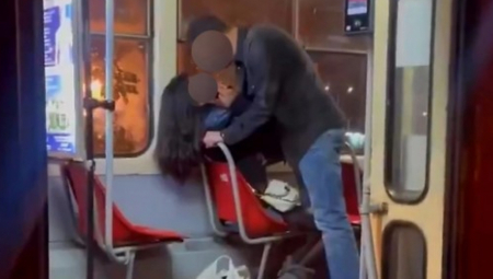 VIC DANA Obrati se pijan čovek ženi u tramvaju...