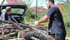 PADAJU CENE! Ogreva ima dovoljno, april i maj pravo vreme za nabavku: Pelet jeftiniji za 4.000, drva za 1.200 dinara!