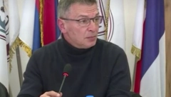 PONELA SAM TI VINJAK! Pokopala Ćutu usred sastanka, hteo da iskoči iz kože! (VIDEO)