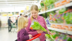 MAMA JE UPOZORILA RODITELJE KOJI DECU VODE U SUPERMARKET: Zbog trenutka nepažnje, devojčica joj je završila na operaciji glave