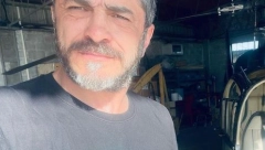 NAŠAO SAM JE MRTVU U KADI, POKUŠAO SAM DA SE UBIJEM Strašna sudbina poznatog bosanskog glumca ledi krv u žilama