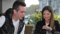 ALO PAPARAZZO: Ana Radulović uhvaćena u društvu poznatog muzičara, šta će reći njen suprug kada sazna šta radi prelepa voditeljka (FOTO)