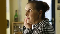 VAŠA GLAVA OSTAJE SA VAMA ZAUVEK Olga Odanović bez ustezanja otkrila šta misli o plastičnim operacijama!