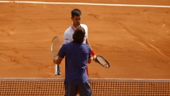 POBEDIO NOVAKA, PA ZAPALIO VATRU Đoković mu je pomagao, a on veliča Federera