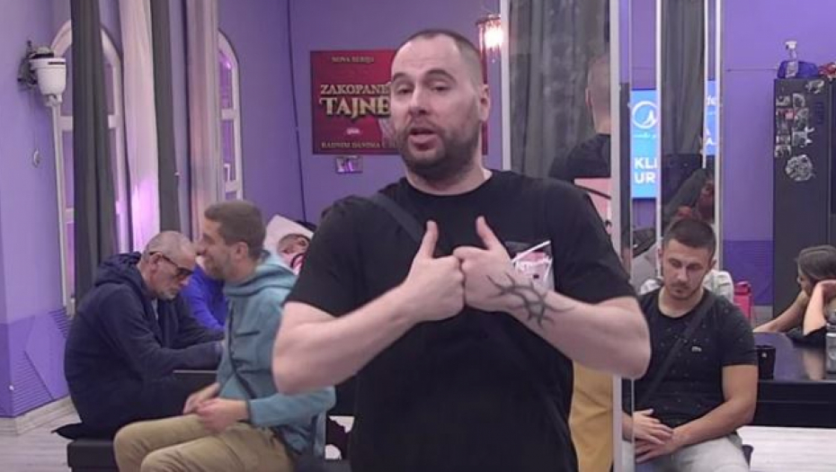 "ŠTO SI GOLA, IDEŠ DA SE OBUČES ODMAH" Zvezdan besan kao ris na Uskrs, ostrvio se na Anđelu zbog golotinje, pa zaurlao!