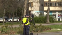 LAŽNI POLICAJCI KRSTARE SRBIJOM Evo da li smete tražite na uvid službenu legitimaciju i snimak o prekoračenju brzine