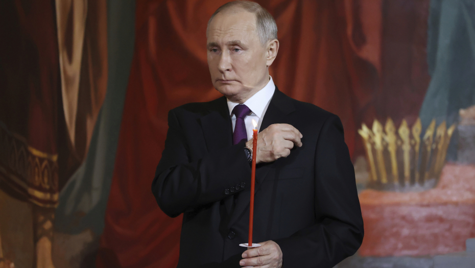 PUTIN NA VASKRŠNJOJ LITURGIJI Vera u trijumf života, dobrote i pravde (FOTO)