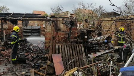 NAJNOVIJE SLIKE JEZIVOG POŽARA U KIKINDI Alo! saznaje: Vatra progutala dom porodice Krištof! (FOTO/VIDEO)