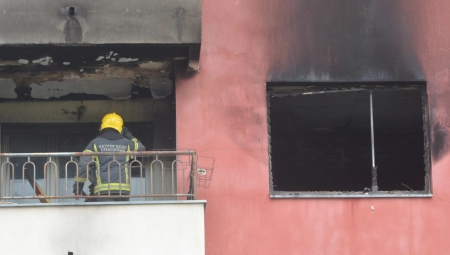 ŽENA NASTRADALA, SIN S OPEKOTINAMA HITNO HOSPITALIZOVAN Ovo je uzrok velikog požara u Sremčici! (VIDEO/FOTO)