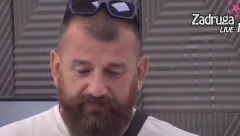 RASPAO SE NA KOMADE KADA JE DOBIO ČESTITKE OD NAJMILIJIH Miljan se guši u suzama, jedva izgovorio: "Izvini za sve!"