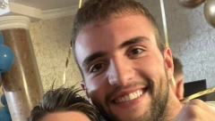 "VEĆ SAM PIJAN" Ludilo na Dedinju tek počinje, a Veljko ne skida osmeh sa lica, od uzbuđenja uspeo da izgovori samo ovo! (VIDEO)