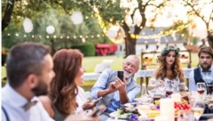 TAŠTA OTIŠLA KOD MLADOŽENJE DA SE SLIKAJU, ON ODMAH POBESNEO Zbog njenog ponašanja morao da je otera sa venčanja