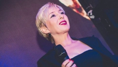 BILA JE POPULARNA DEVEDESETIH, PREKO NOĆI JE NESTALA Ne želi da čuje za estradu, a šokiraćete se kada vidite koliko se promenila (FOTO)