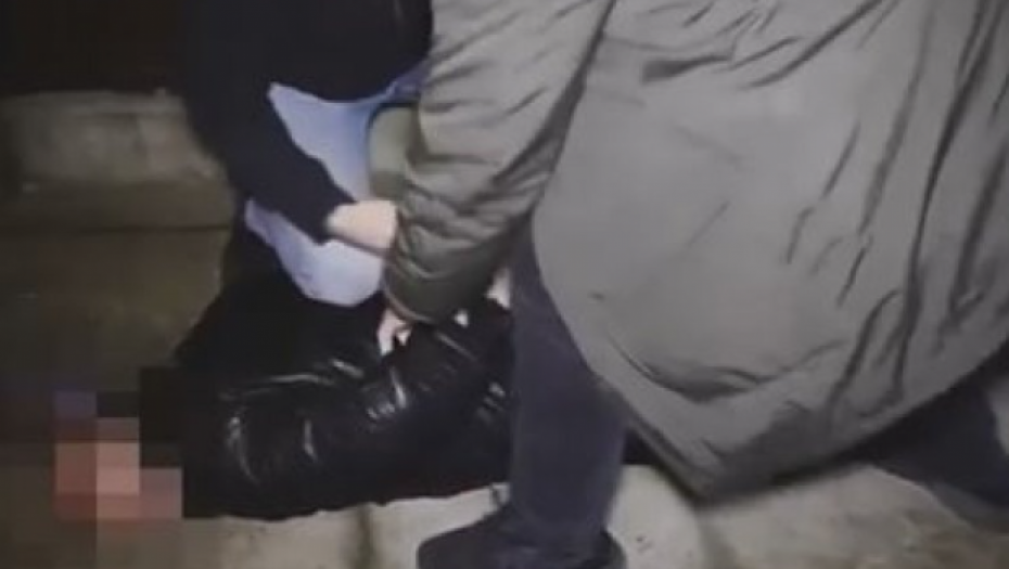 UHAPŠEN MONSTRUM IZ ŽITIŠTA Upucao karabinom majku troje dece!