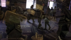 JEZIVA SCENA U AUŠVICU! Živi hodali pored mrtvih! (FOTO)