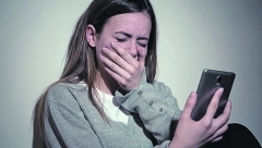 UCENJUJU SE PORNO-SLIKAMA! Srednje škole u Srbiji preplavilo seksualno nasilje, svako drugo dete ugroženo