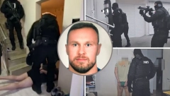 ŠEF KAVČANA POZIRA ISPRED OGLEDALA Nikad viđena slika Radoja Zvicera (FOTO)