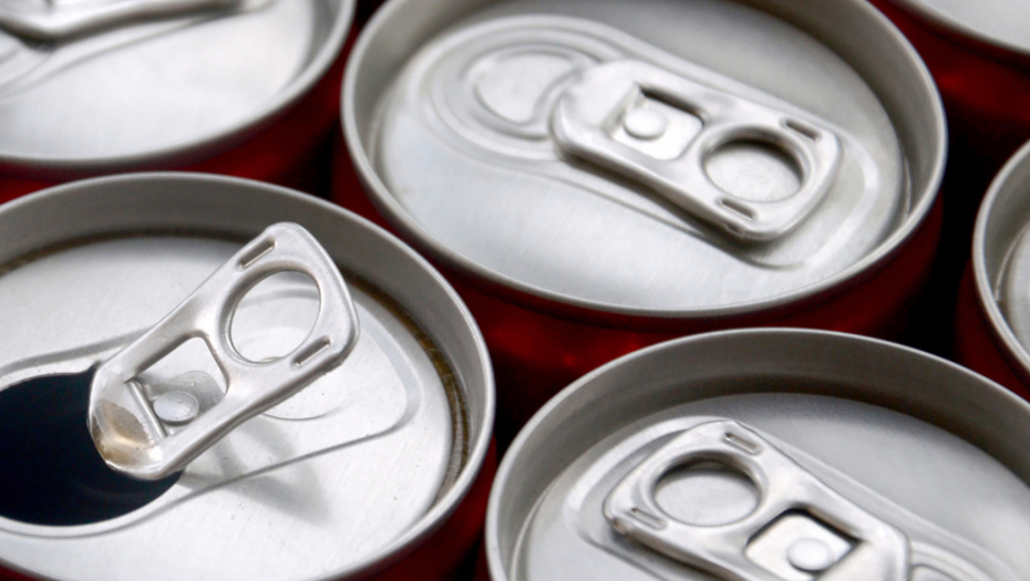 ''DOBILI SMO POZIV U TOKU NOĆI DA MU JE SRCE STALO'': Momak (18) upao u komu zbog energetskih pića, ispijao jednu limenku za drugom!