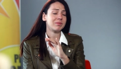 OČAJNA NAKON ŠTO JE VIDELA SINA Jelena Abramović kojoj je suprug odveo dete u Švajcarsku  kroz jecaje  progovorila za Alo! (VIDEO)