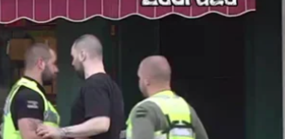 KAO RAZJARENA ZVER, PRETI SVIMA Zvezdan rešio da se obračuna sa zadrugarima, obezbeđenje ga drži, a Anin komentar došao kao karma!