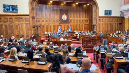 POSLANICI O SVAKOJ TAČKI POJEDINAČNO Skupština Srbije nastavlja raspravu o bezbednosnoj situaciji