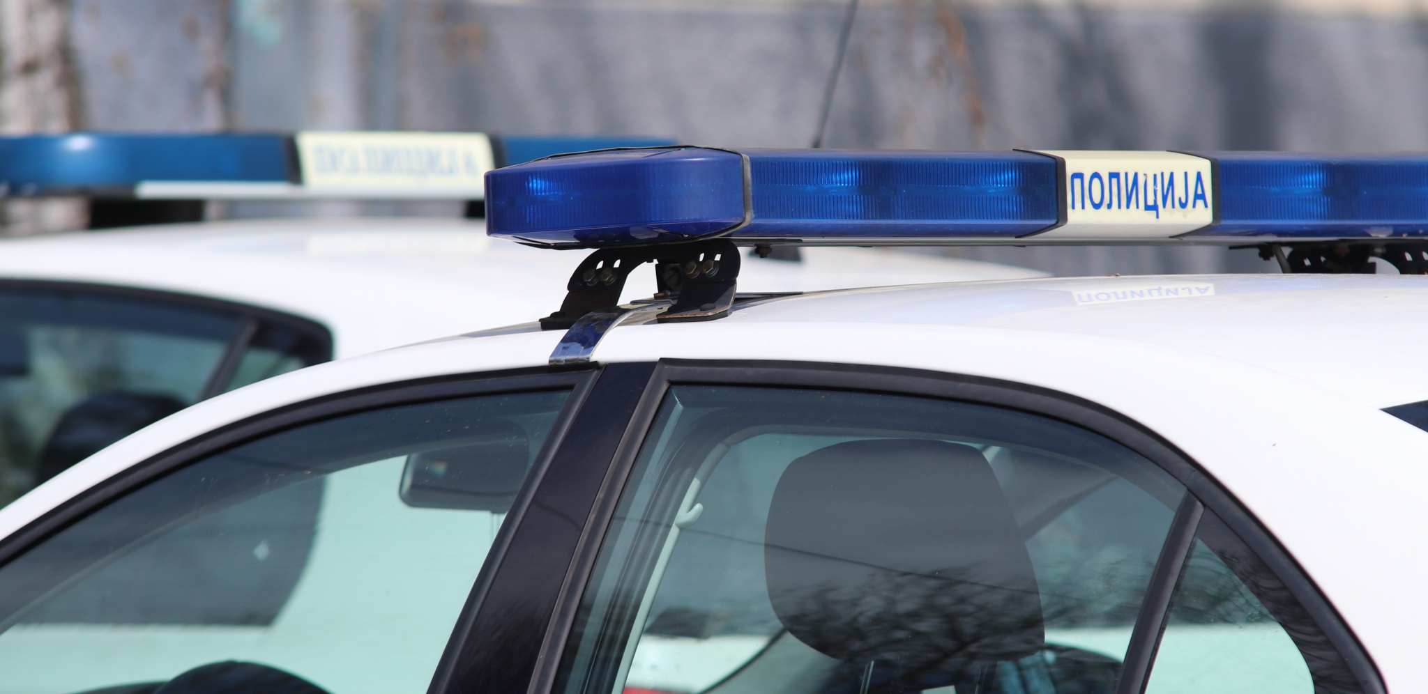 DVA TINEJDŽERA IZBODENA U KAFIĆU NA ŠTRANDU Horor u Novom Sadu