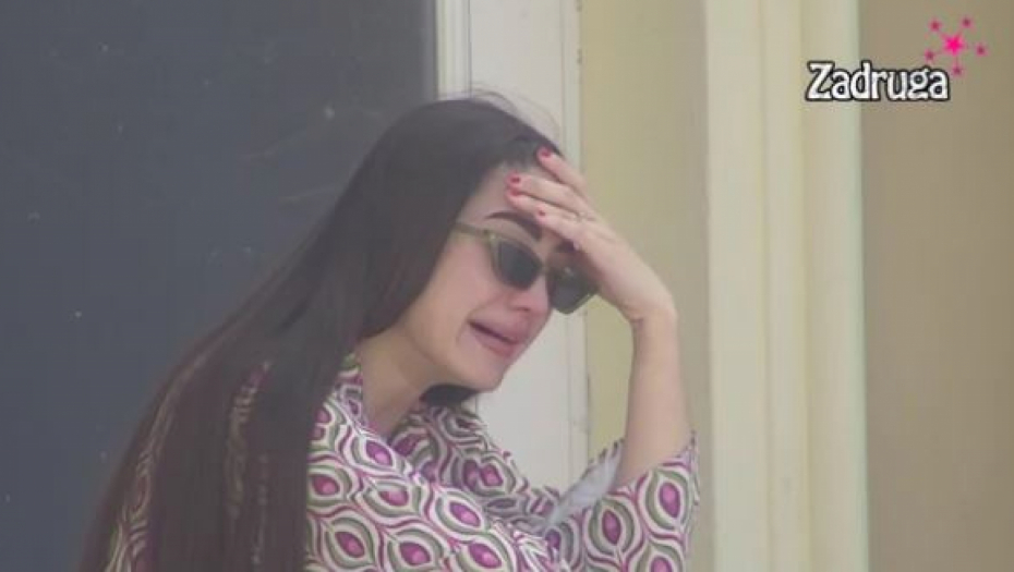 "BILA JE MRTVA PIJANA!" Anđelina drugarica iznela o njoj jezive i skandalozne detalje iz mračne prošlosti, evo kakve bolesne stvari je radila, pokušala i da se ubije!
