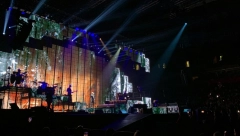 POČEO JE SPEKTAKL! Eros Ramacoti zapevao pred krcatom Arenom, kada je ovo izgovorio svi su se digli na noge(VIDEO)