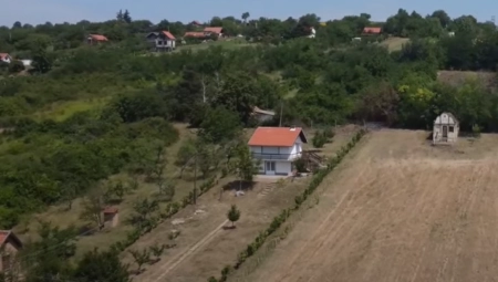 PLACEVI U OKOLINI BEOGRADA ZA MANJE OD 10.000 EVRA Evo gde se nalaze, ima ih i na 5 kilometara od grada!