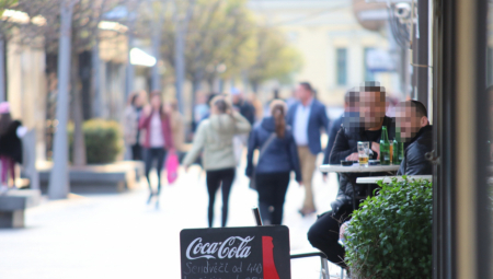 OVO JE RADNO VREME ZBOG PRAZNIČNOG VIKENDA Restorani i kafići otvoreni, ostalo pod ključem!