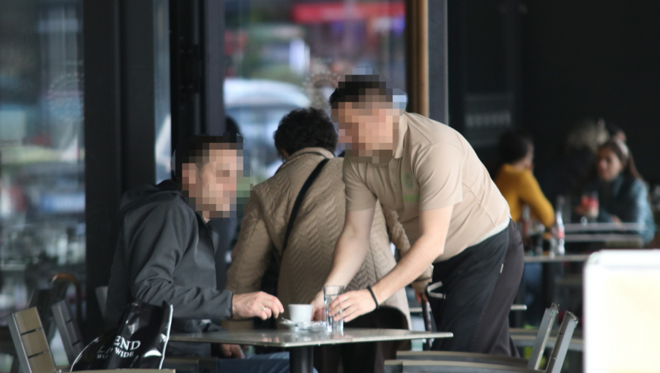 SRPSKI KONOBAR RAZBESNEO HRVATE NA KRKU Tražio mu "kavu sa mlijekom", a evo šta je dobio